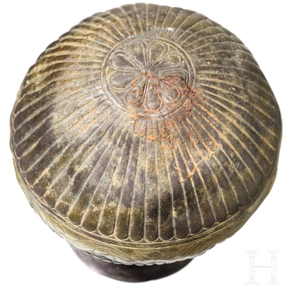 Silbergef&auml;&szlig; mit getriebenem und geritztem Dekor, griechisch, 4. Jhdt. v. Chr.