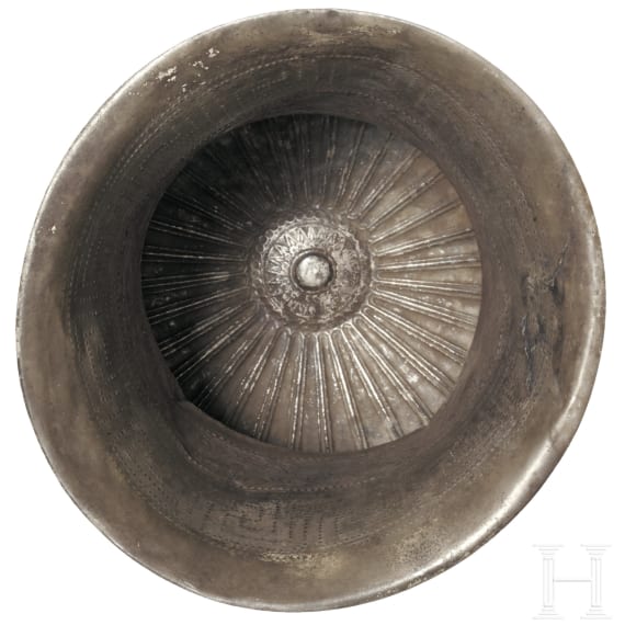 Silberphiale mit hohem Rand, griechisch, 5. - 4. Jhdt. v. Chr.