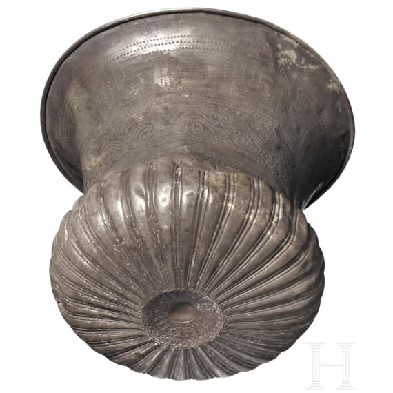 Silberphiale mit hohem Rand, griechisch, 5. - 4. Jhdt. v. Chr.