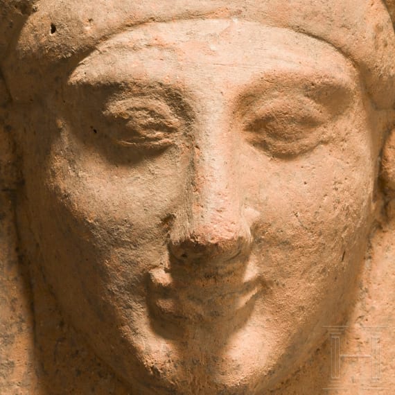 Protome eines Frauenkopfes aus Ton, archaisch, 2. H&auml;lfte 6. Jhdt. v. Chr.