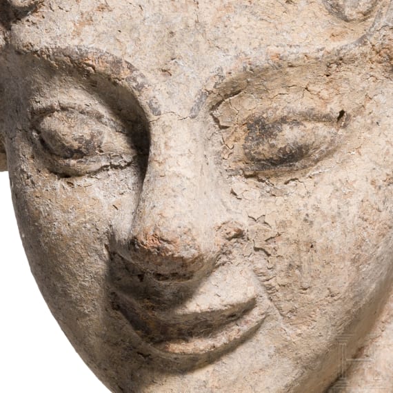 Antefix aus Ton mit Bemalungsresten, etruskisch, sp&auml;tes 6. Jhdt. v. Chr.