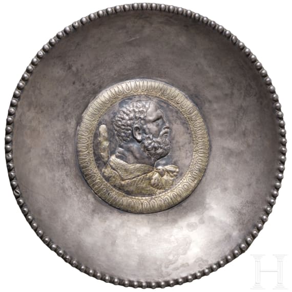 Silberteller mit Herkulesb&uuml;ste, sp&auml;tr&ouml;misch, Mitte 4. Jhdt. n. Chr.