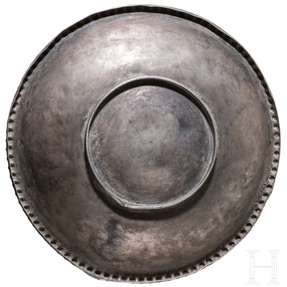 Silberteller mit Herkulesb&uuml;ste, sp&auml;tr&ouml;misch, Mitte 4. Jhdt. n. Chr.