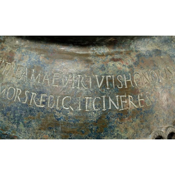 Bronzeurne mit kalligraphisch ausgefeiltem Epigramm, r&ouml;misch, 1. - 2. Jhdt.