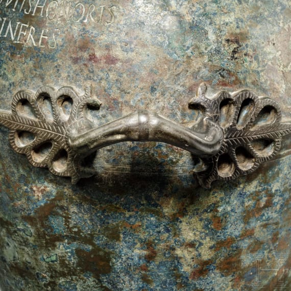 Bronzeurne mit kalligraphisch ausgefeiltem Epigramm, r&ouml;misch, 1. - 2. Jhdt.