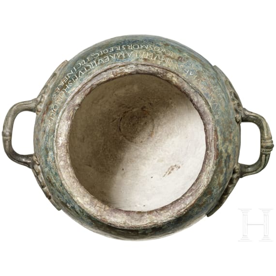Bronzeurne mit kalligraphisch ausgefeiltem Epigramm, r&ouml;misch, 1. - 2. Jhdt.