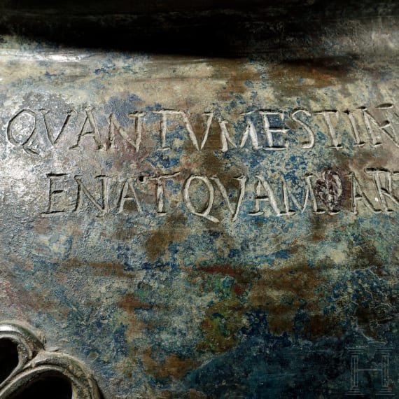 Bronzeurne mit kalligraphisch ausgefeiltem Epigramm, r&ouml;misch, 1. - 2. Jhdt.