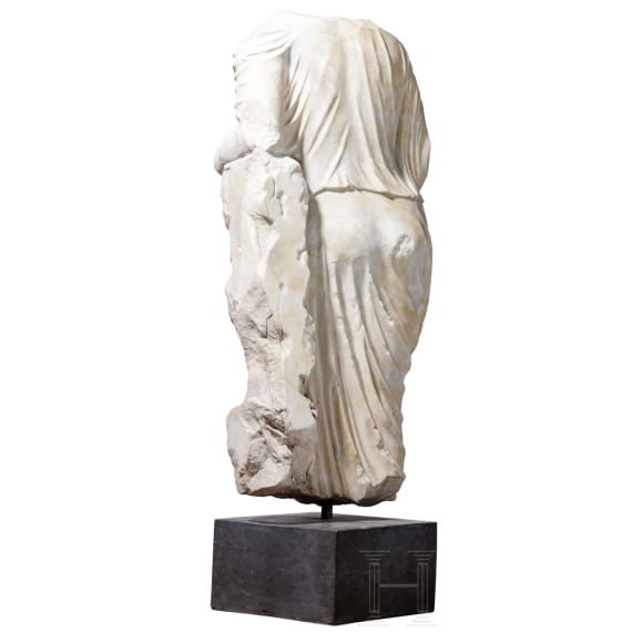 Klassizistische Marmorstatue nach dem hochklassischen Vorbild der Aphrodite der G&auml;rten, um 1800 - fr&uuml;hes 19. Jhdt.