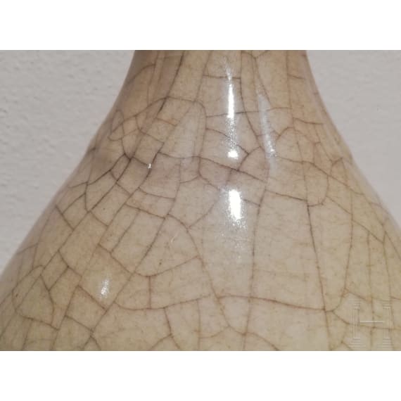Gro&szlig;e Knoblauchmund-Vase mit Ge-Typus-Glasur und Yongzheng-Sechszeichenmarke (1678 - 1735), wahrscheinlich sp&auml;ter