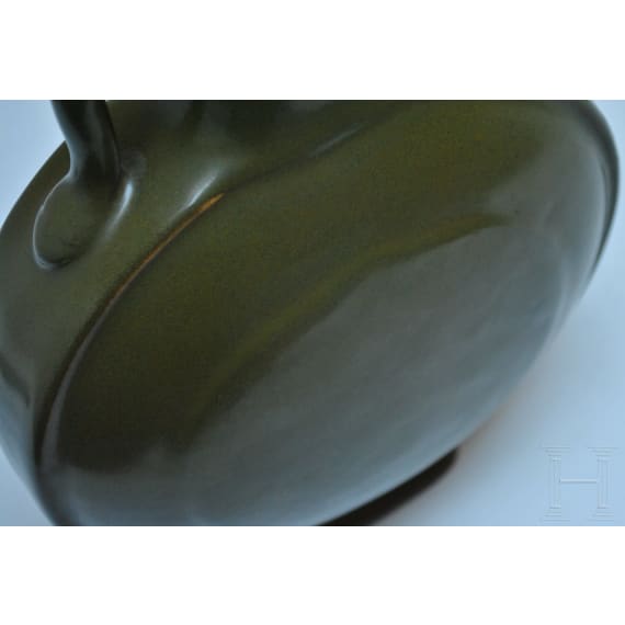 Vase (moon flask) mit "Teadust"-Glasur und Qianlong-Sechszeichenmarke, China, wohl aus der Zeit (1711 - 1799)