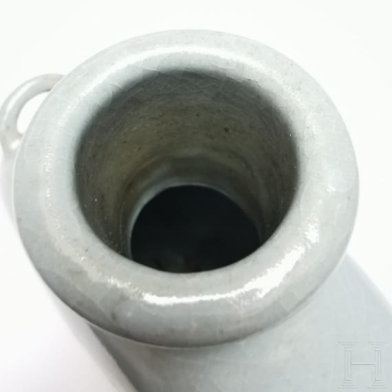 Mondflasche aus Guanware mit Qianlong-Sechszeichenmarke, China, wahrscheinlich aus der Zeit