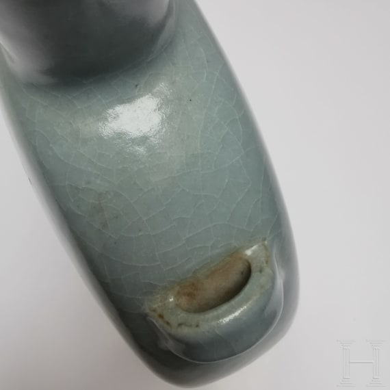 Mondflasche aus Guanware mit Qianlong-Sechszeichenmarke, China, wahrscheinlich aus der Zeit
