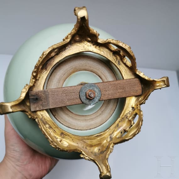 Gro&szlig;e Seladon-Doppelk&uuml;rbisvase, China, wohl Qianlong Periode (1736 - 1795)