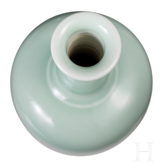 Kleine Seladon-Vase, China, wahrscheinlich 19./20. Jhdt.