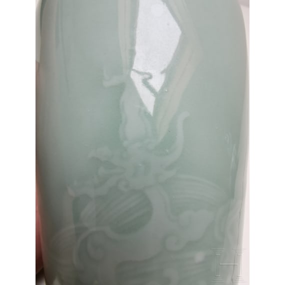 Kleine Seladon-Vase, China, wahrscheinlich 19./20. Jhdt.