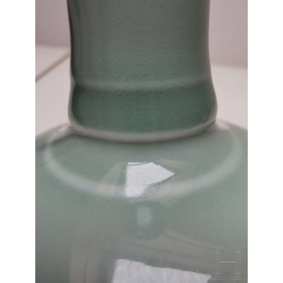Kleine Seladon-Vase, China, wahrscheinlich 19./20. Jhdt.