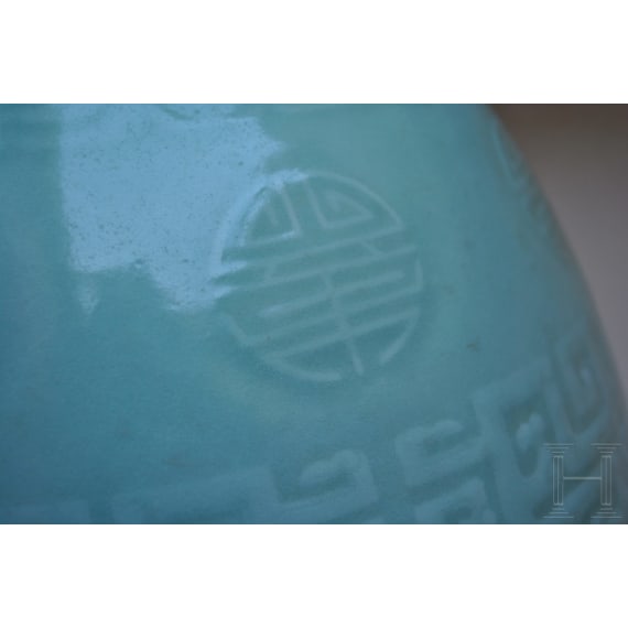 Gro&szlig;e Seladon-Vase, China, wohl 19. Jhdt.