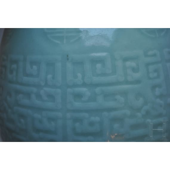 Gro&szlig;e Seladon-Vase, China, wohl 19. Jhdt.