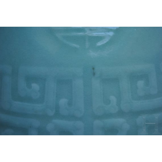 Gro&szlig;e Seladon-Vase, China, wohl 19. Jhdt.