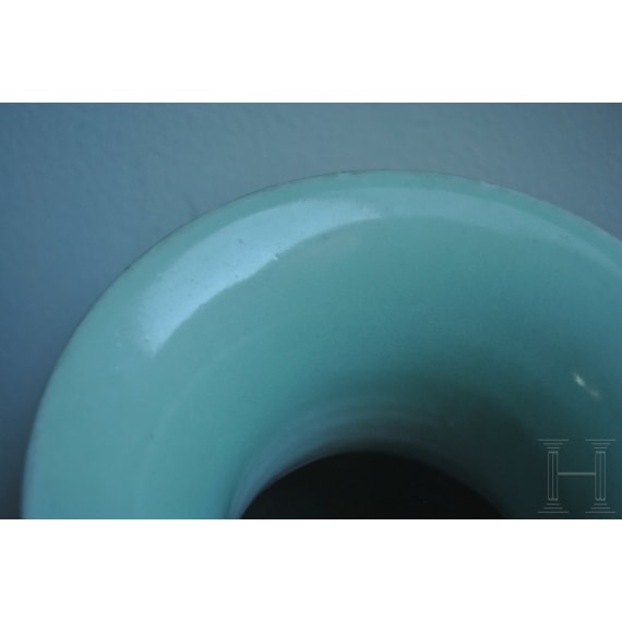 Gro&szlig;e Seladon-Vase, China, wohl 19. Jhdt.