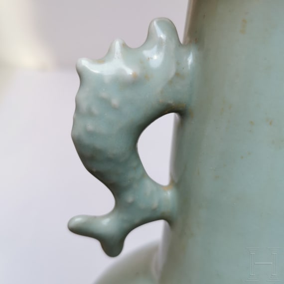 Longquan-Seladon-Mallet-Vase "Kinuta", China, wohl s&uuml;dliche Song-Dynastie