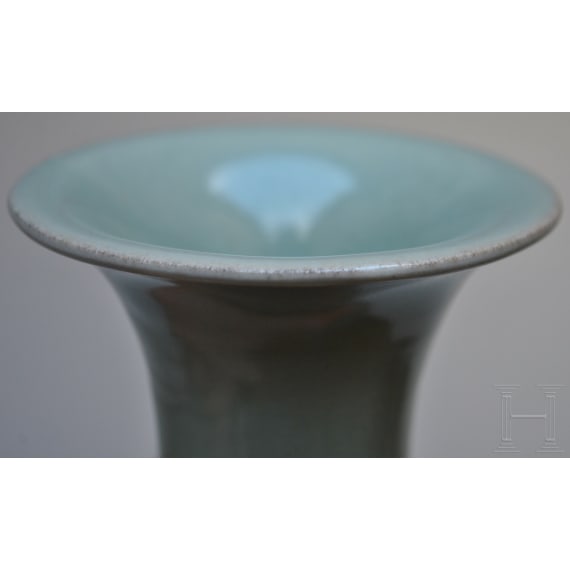 Longquan-Seladon-Yuhuchun-Vase, wohl Ming-Dynastie (1368 - 1644)