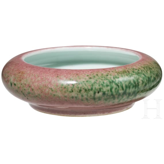 Pfirsichbl&uuml;tenfarben glasierte Pinselwaschschale mit Kangxi-Marke, China, wahrscheinlich aus dieser Zeit (1661 - 1772)