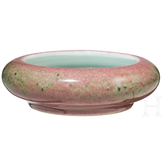 Pfirsichbl&uuml;tenfarben glasierte Pinselwaschschale mit Kangxi-Marke, China, wahrscheinlich aus dieser Zeit (1661 - 1772)