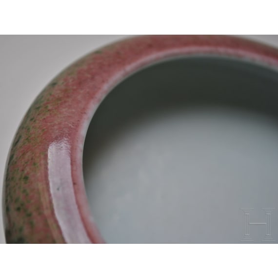 Pfirsichbl&uuml;tenfarben glasierte Pinselwaschschale mit Kangxi-Marke, China, wahrscheinlich aus dieser Zeit (1661 - 1772)