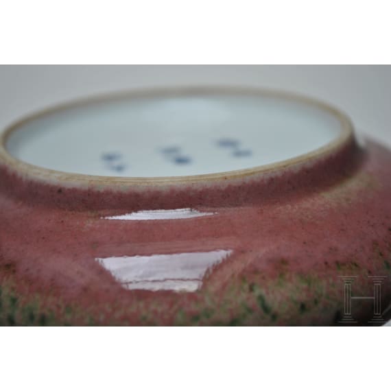 Pfirsichbl&uuml;tenfarben glasierte Pinselwaschschale mit Kangxi-Marke, China, wahrscheinlich aus dieser Zeit (1661 - 1772)