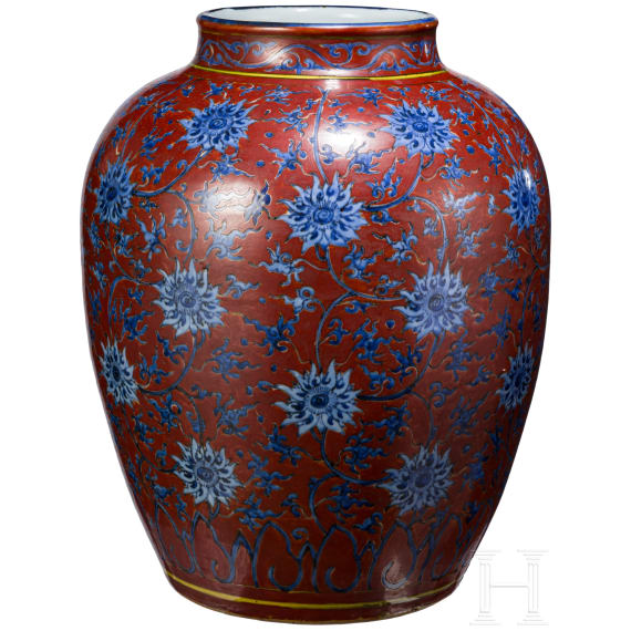 Sehr gro&szlig;e Vase mit Lotusbl&uuml;ten, China, wohl sp&auml;te Ming-Dynastie