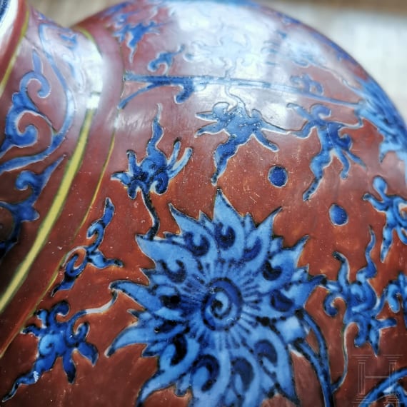 Sehr gro&szlig;e Vase mit Lotusbl&uuml;ten, China, wohl sp&auml;te Ming-Dynastie