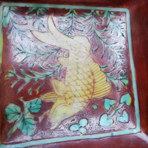 Eisenrot glasierte Schale mit Fischen, China, wohl Ende 19./Anfang 20. Jhdt.
