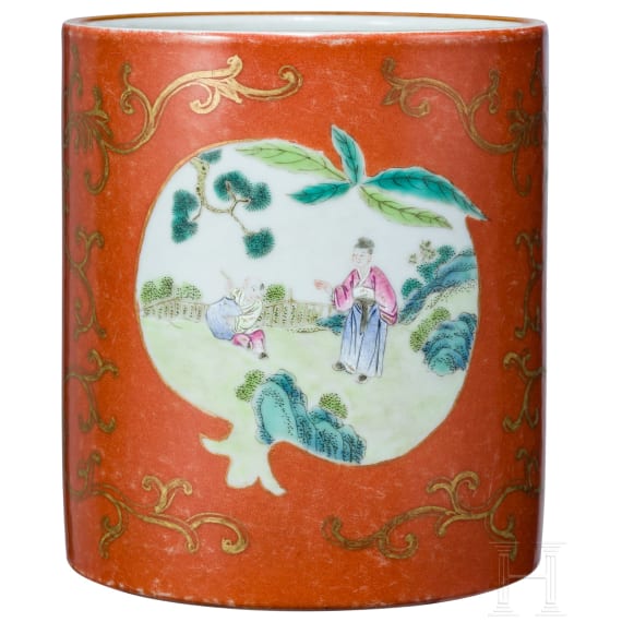 Korallenrot glasierter Famille-rose-Pinseltopf, China, wohl sp&auml;tes 19. Jhdt.