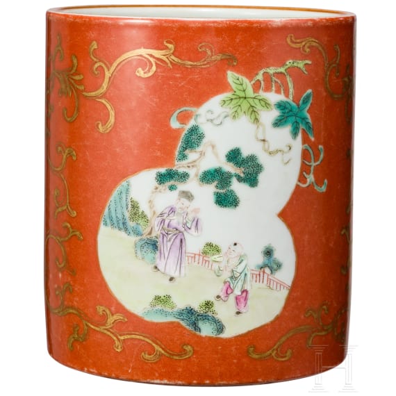 Korallenrot glasierter Famille-rose-Pinseltopf, China, wohl sp&auml;tes 19. Jhdt.