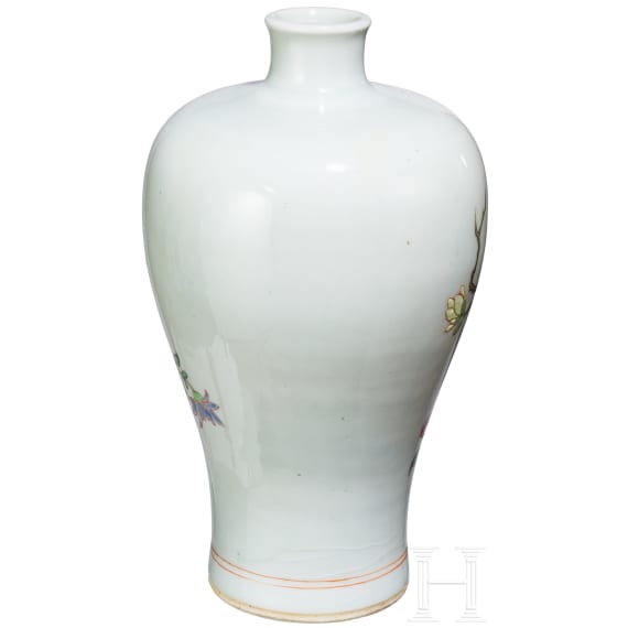 Famille-rose-Meiping-Vase mit Vogel und Bl&uuml;ten, China, wohl Yongzheng-Periode