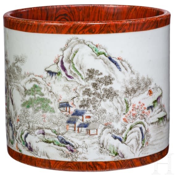 Gro&szlig;er Famille-rose-Pinseltopf in Holzoptik, China, wohl sp&auml;tes 19./Anfang 20. Jhdt.