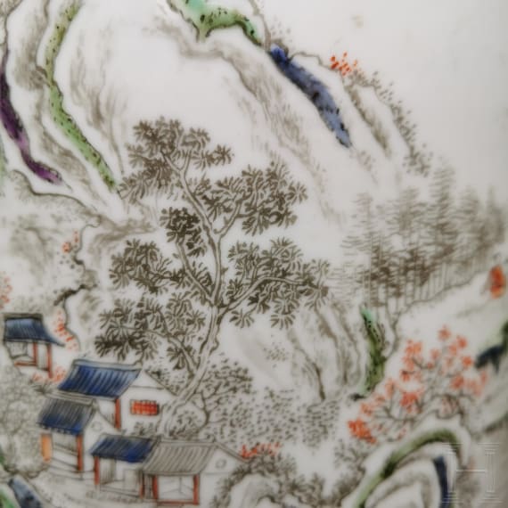 Gro&szlig;er Famille-rose-Pinseltopf in Holzoptik, China, wohl sp&auml;tes 19./Anfang 20. Jhdt.