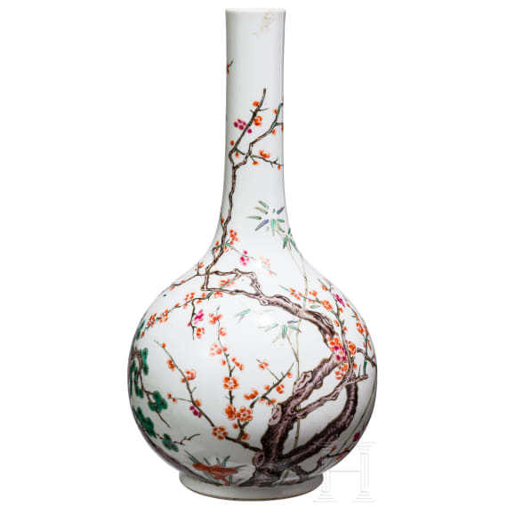 Famille-verte-Langhalsvase mit Vogel- und Blumendekor, China, wohl Kangxi-Periode