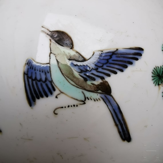 Famille-verte-Langhalsvase mit Vogel- und Blumendekor, China, wohl Kangxi-Periode
