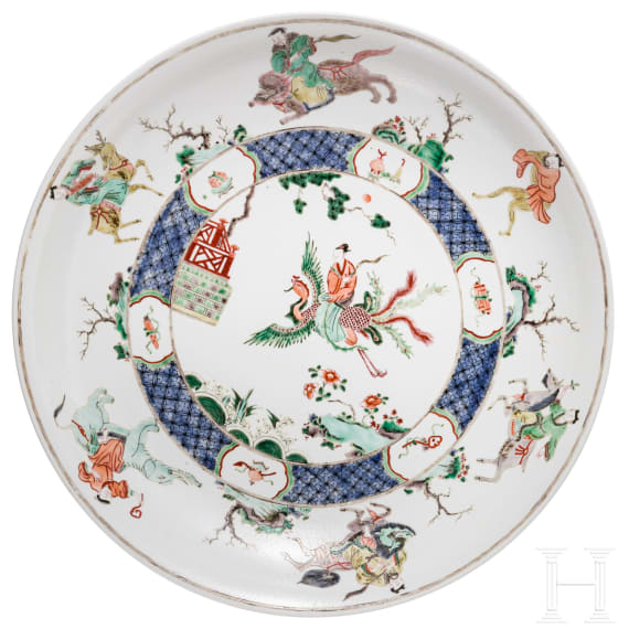 Zwei gro&szlig;e Famille-verte-Teller mit fig&uuml;rlichem Dekor, China, wohl Kangxi-Periode (18. Jhdt.)