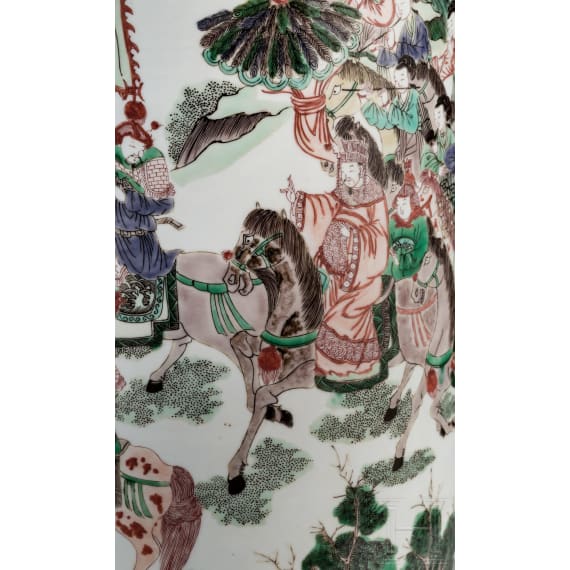 Gro&szlig;e Famille-verte-Vase mit Soldaten, China, 19./20. Jhdt.