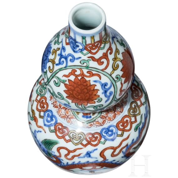 Doppelk&uuml;rbis-Wucai-Vase mit Jiajing-Sechszeichenmarke, China, 20. Jhdt.
