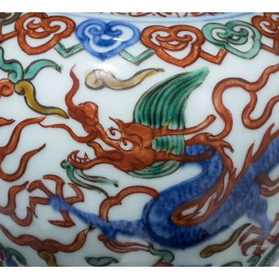 Doppelk&uuml;rbis-Wucai-Vase mit Jiajing-Sechszeichenmarke, China, 20. Jhdt.