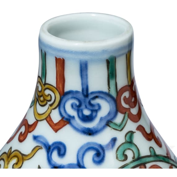 Doppelk&uuml;rbis-Wucai-Vase mit Jiajing-Sechszeichenmarke, China, 20. Jhdt.