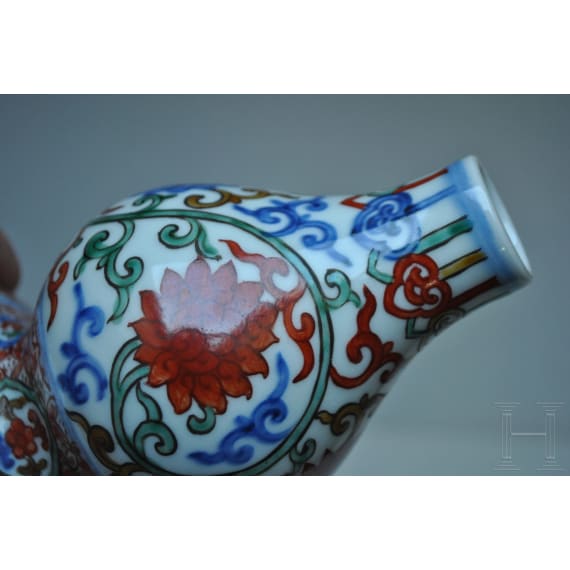 Doppelk&uuml;rbis-Wucai-Vase mit Jiajing-Sechszeichenmarke, China, 20. Jhdt.