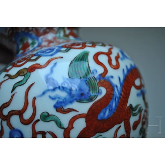 Doppelk&uuml;rbis-Wucai-Vase mit Jiajing-Sechszeichenmarke, China, 20. Jhdt.
