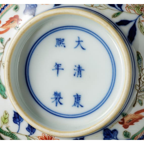 Doucai-Drachenschale mit Kangxi-Marke, wohl aus dieser Epoche