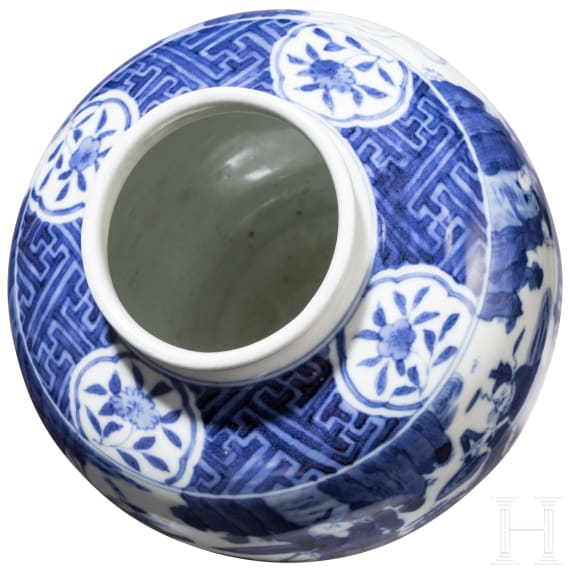 Blau-wei&szlig;e Vase mit fig&uuml;rlicher Szene mit Wanli-Sechszeichenmarke, China, wahrscheinlich aus dieser Zeit (1572 - 1620)