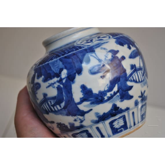 Blau-wei&szlig;e Vase mit fig&uuml;rlicher Szene mit Wanli-Sechszeichenmarke, China, wahrscheinlich aus dieser Zeit (1572 - 1620)
